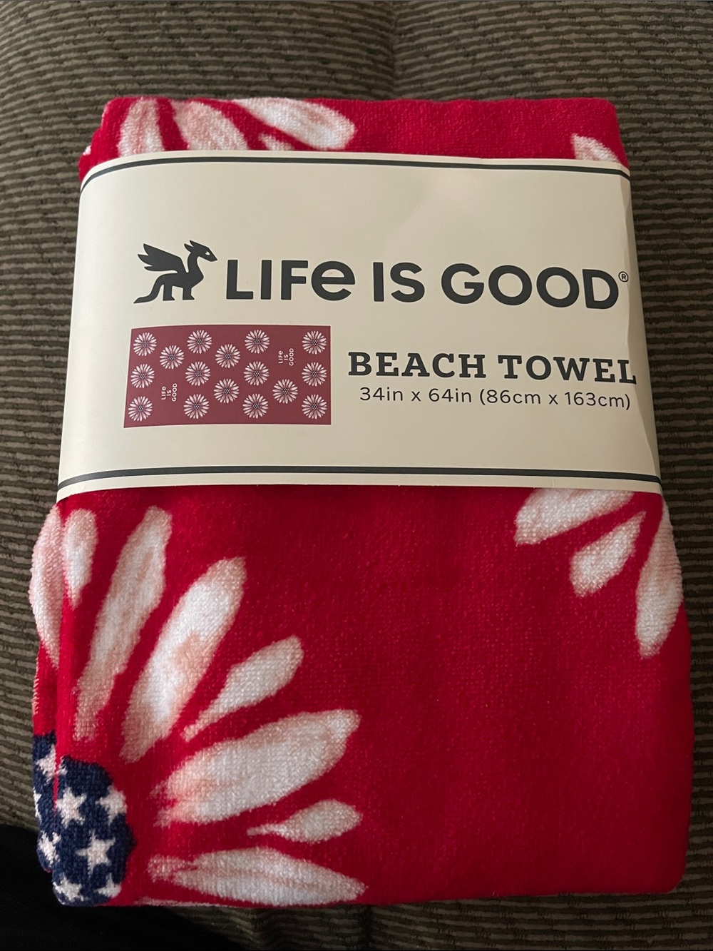 NWT Life is Good patriotic flower beach towel